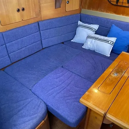 Velero Puma 32 船屋