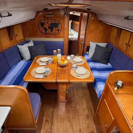 Velero Puma 32 船屋 塞博河畔卡莱塔